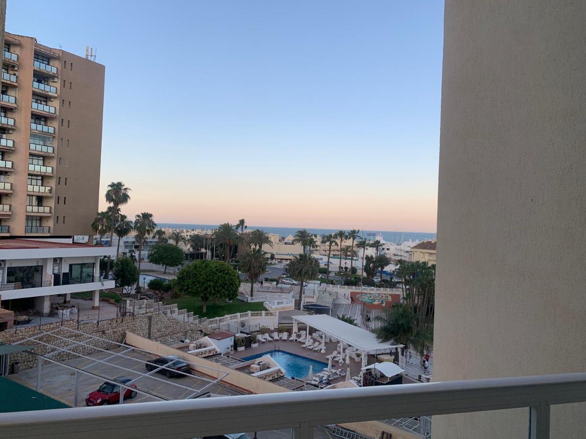 Acogedor Estudio En Primera Linea De Playa Benalmádena Exterior foto